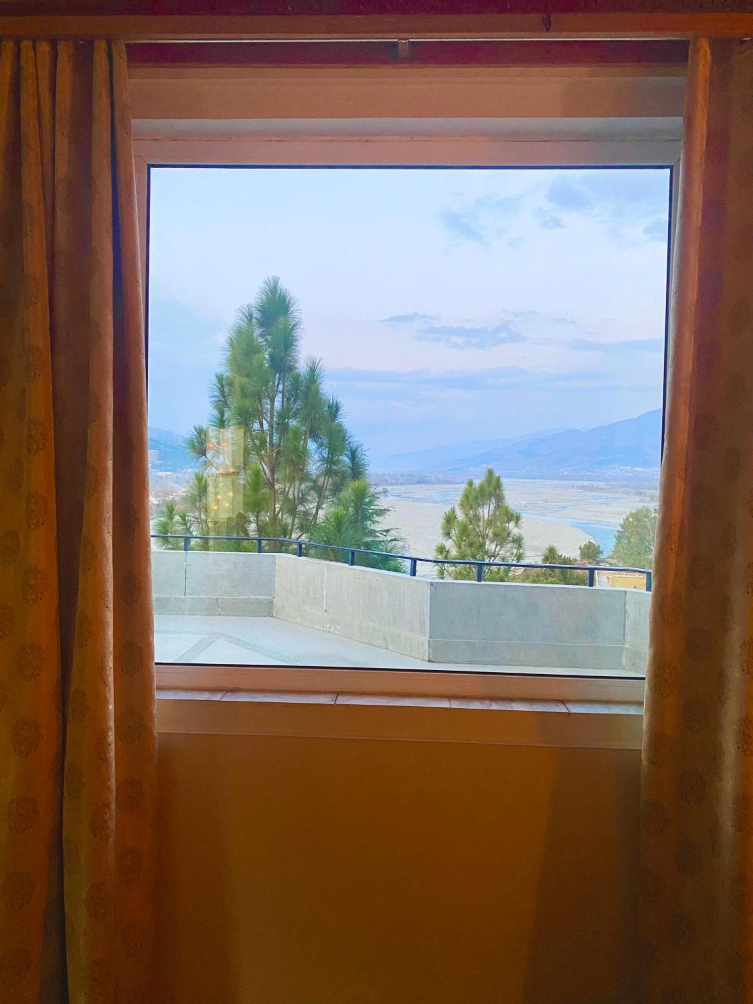 Rock City Resort Saidu Sharif Exteriör bild
