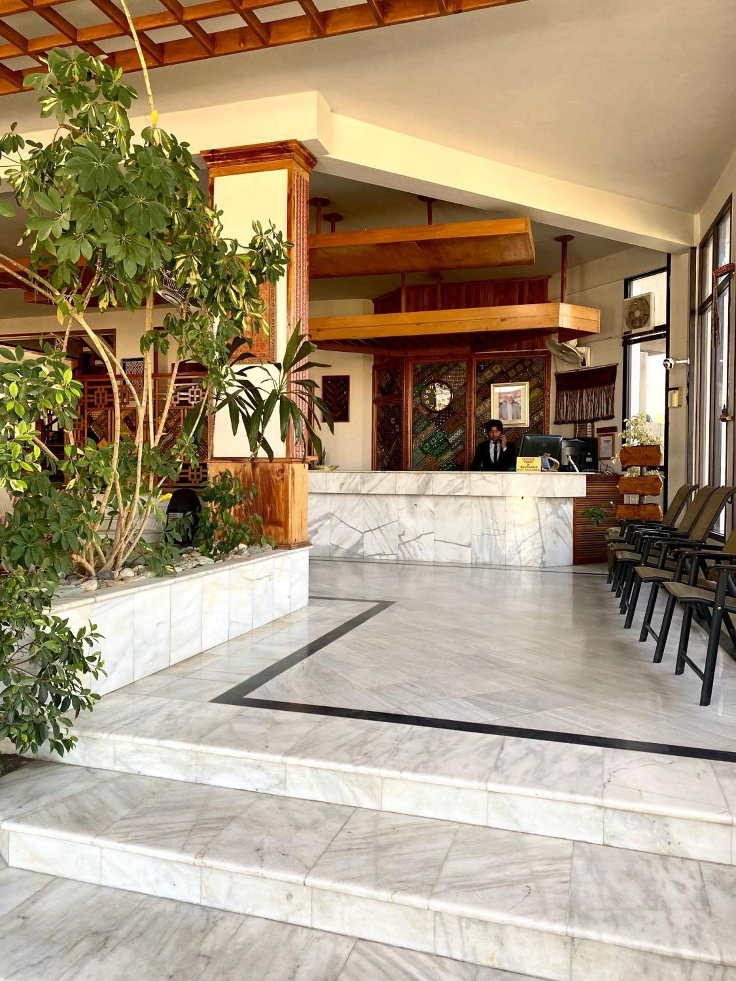 Rock City Resort Saidu Sharif Exteriör bild