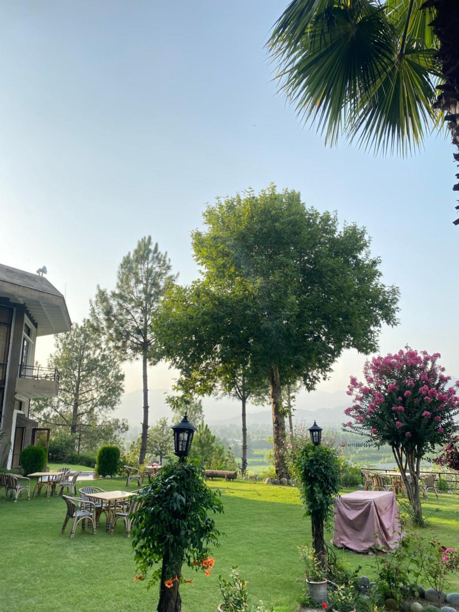 Rock City Resort Saidu Sharif Exteriör bild